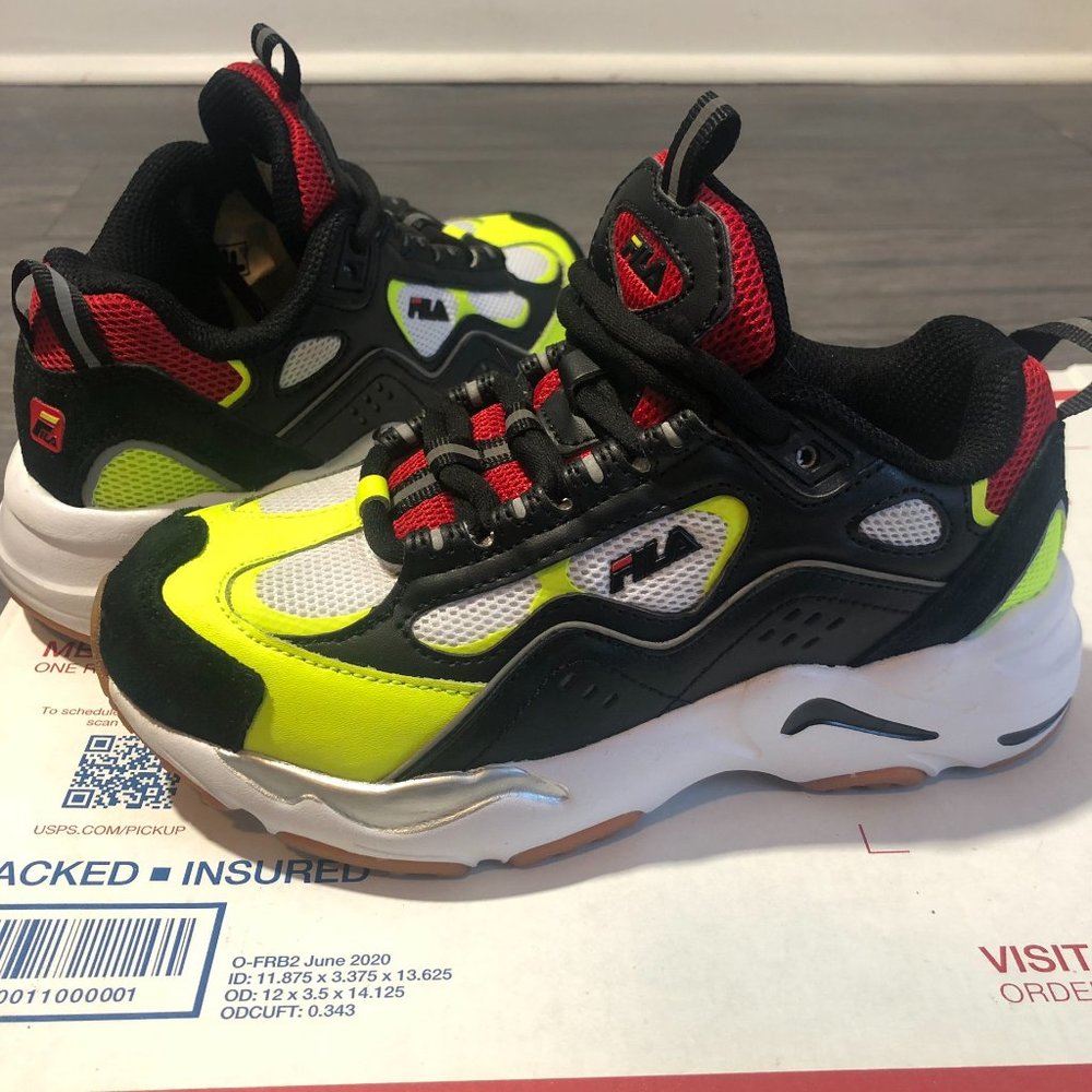 Fila Trigate Black/Red/White Boy Shoes Size 1.5